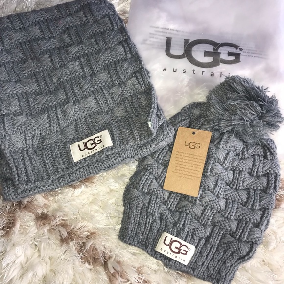 Ugg Pom Beanie and Scarf Set - Picture 1 of 5